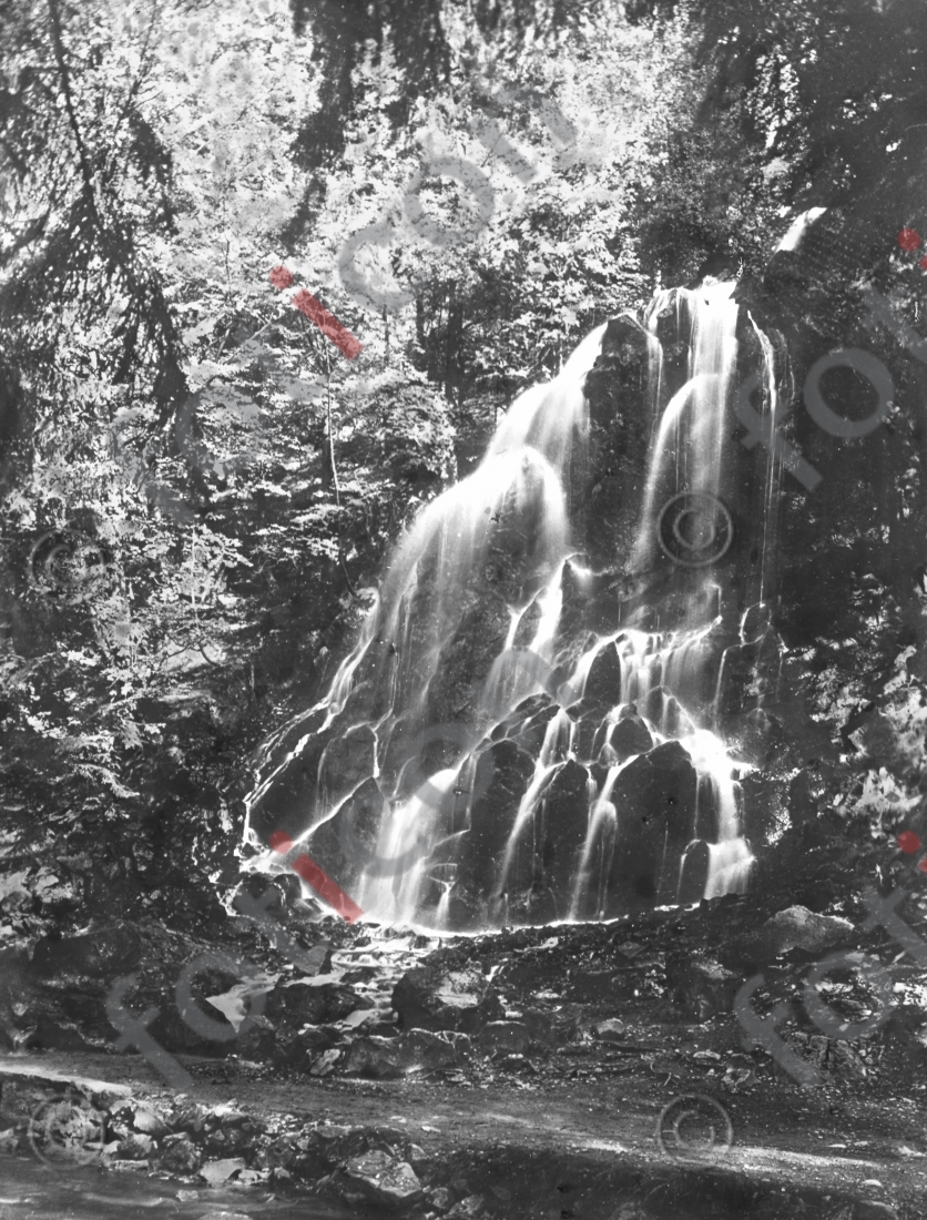 Wasserfall Radau I Waterfall Radau - Foto foticon-simon-168-028-sw.jpg | foticon.de - Bilddatenbank für Motive aus Geschichte und Kultur